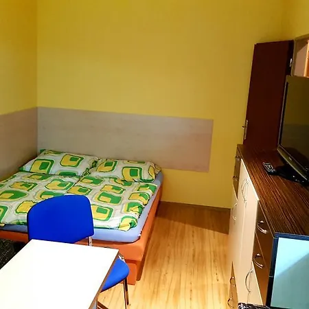 Apartament Orbit Karlov *